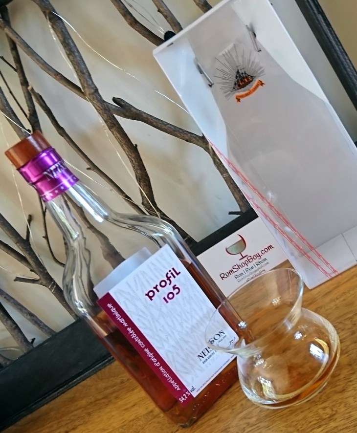 Neisson Profil 105: Bottle, Box and Glass